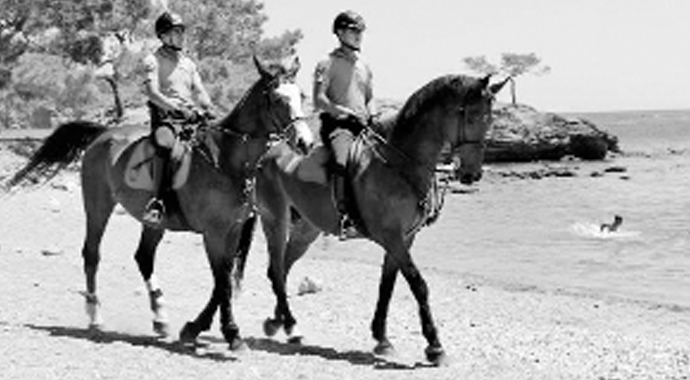 Bakan Ünal açıkladı: Sahile sivil asker