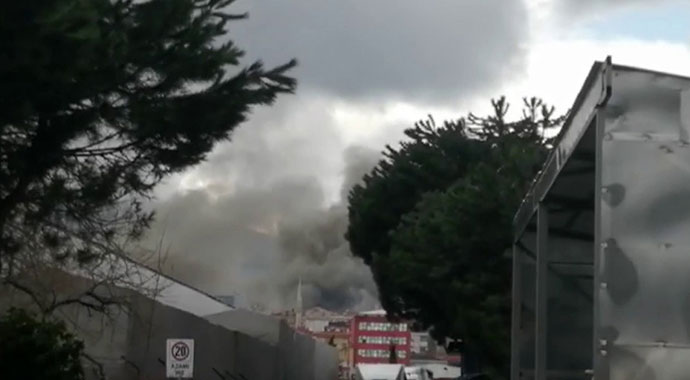 Ataşehir'de mobilya fabrikasında yangın