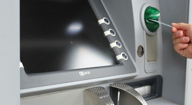 ATM'den nakit para çekme komisyonu ne kadar? (Farklı Bankada Komisyon Ücreti)