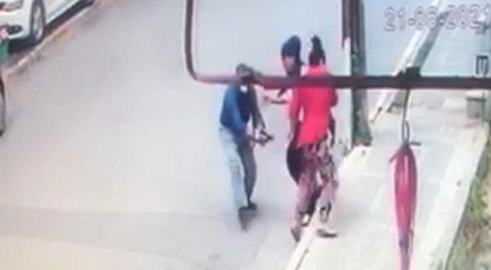 Eski eşine sokak ortasında kurşun yağdırdı