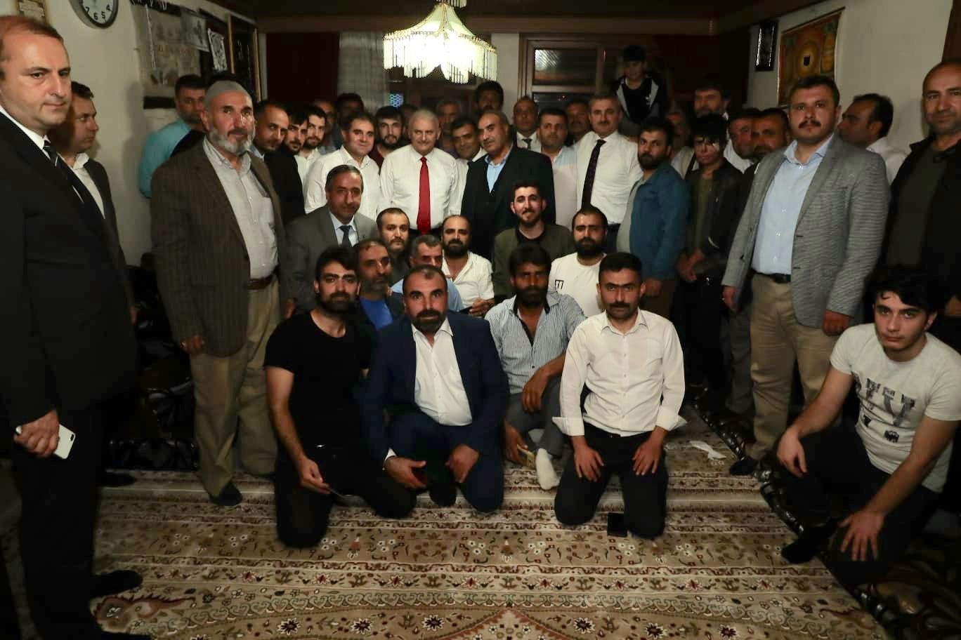 Avcılar'da Binali Yıldırım'a yoğun ilgi