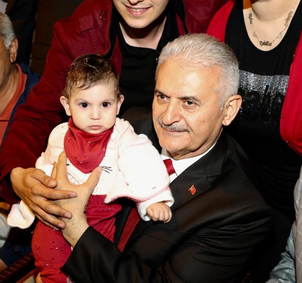 Avcılar'da Binali Yıldırım'a yoğun ilgi