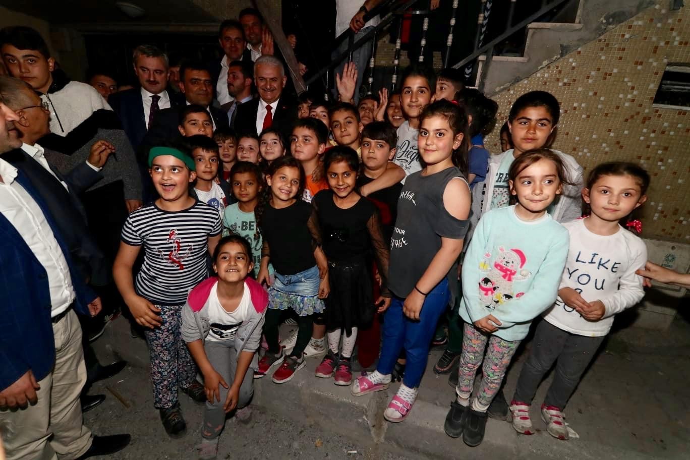 Avcılar'da Binali Yıldırım'a yoğun ilgi