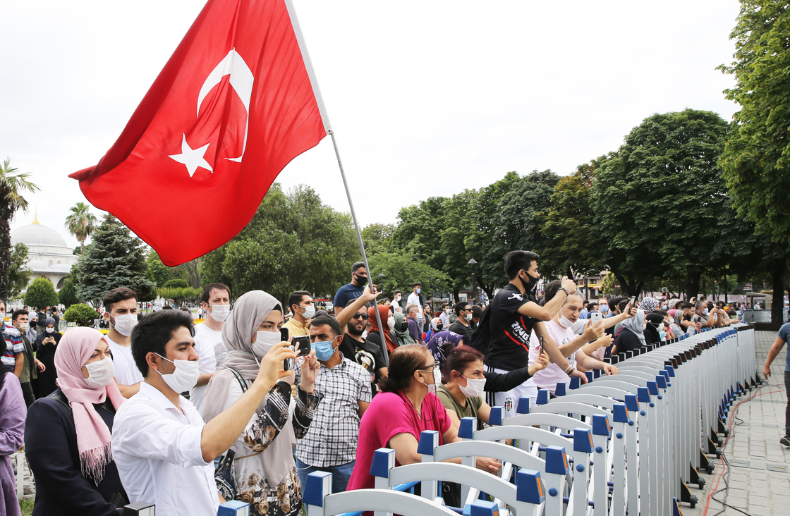 Ayasofya Camisi'nde açılış hazırlıkları sürüyor
