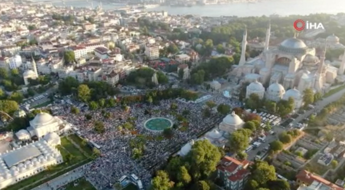 Ayasofya-i Kebir Cami-i Şerifi'nde 86 yıl sonra ilk bayram namazı