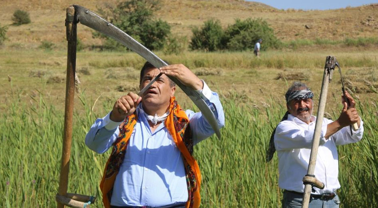 Ünlü türkücünün film setinde korkutan yangın: Bir köy az kalsın kül oluyordu