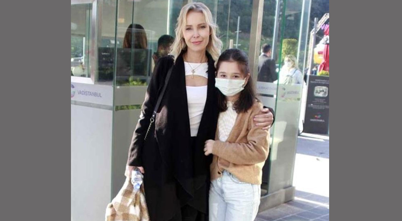 İbrahim Tatlıses'in küçük kızı Elif Ada annesinin boyuna yetişti