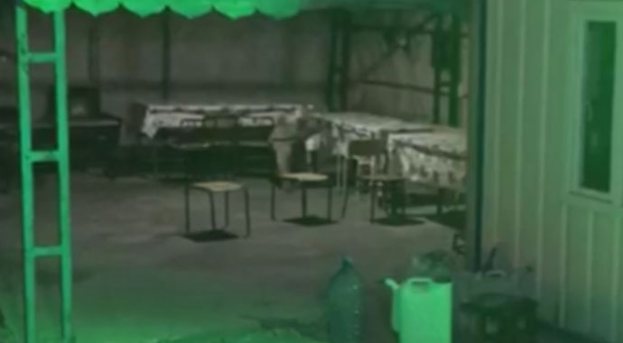 Sarıkamış’ta ayı inşaat bekçisini çıldırttı