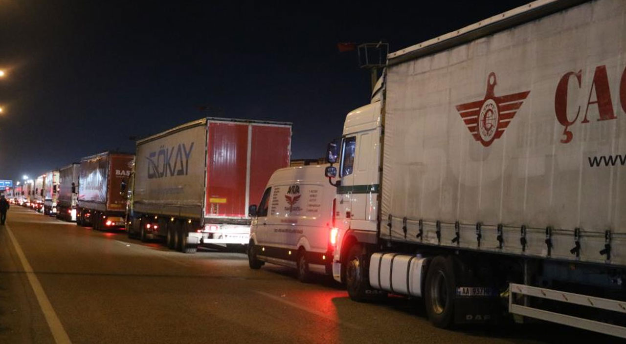 Bulgaristan Sınır Kapısı’nda Tır kuyruğu 11 kilometreyi buldu - 1. Resim