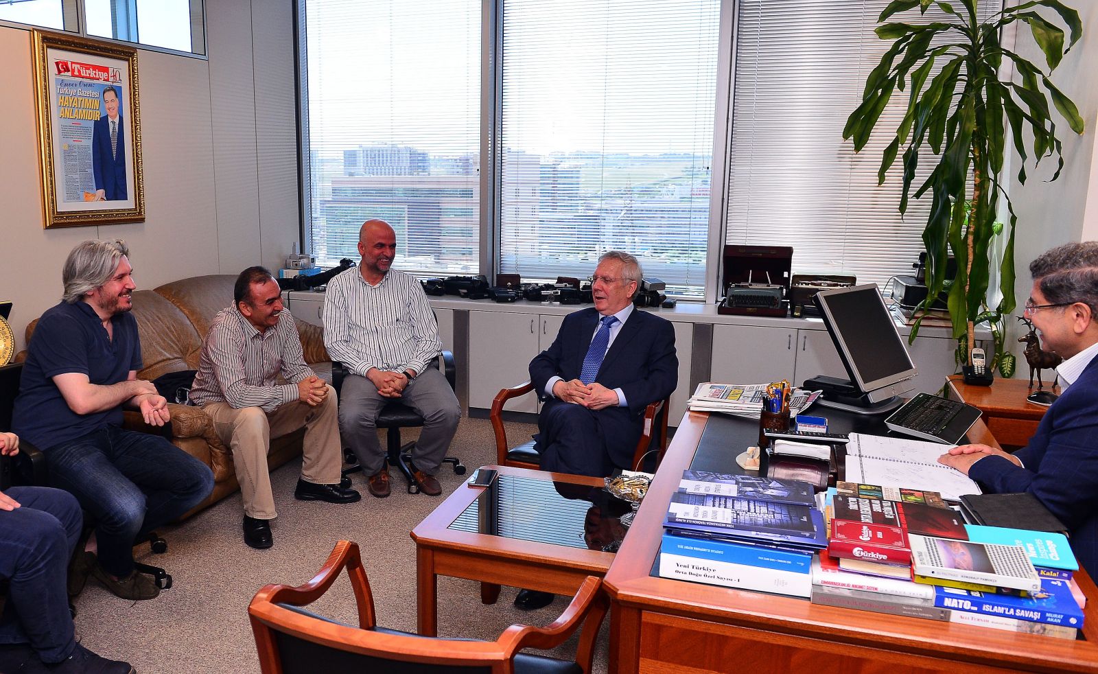 Aziz Yıldırım, gazetemizi ziyaret etti