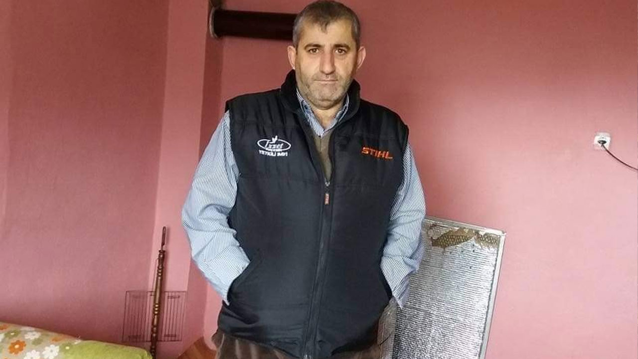 Kestiği ağacın altında kalıp öldü!