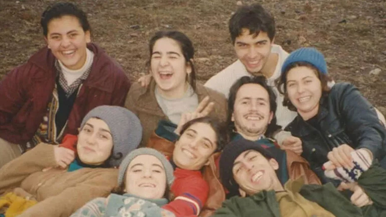 Zeynep Kankonde paylaştı: 25 yıl önce aynı karede, şimdi aynı sette