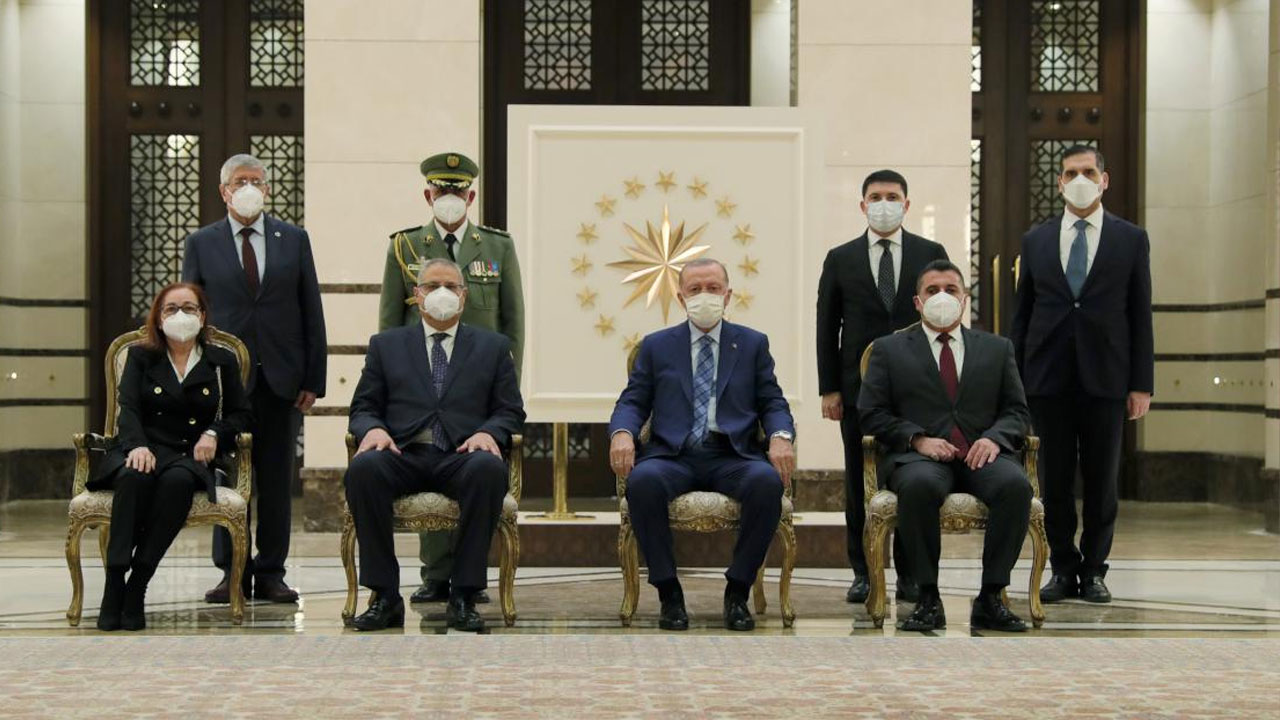 Büyükelçilerden Erdoğan'a güven mektubu Büyükelçilerden Erdoğan'a güven mektubu