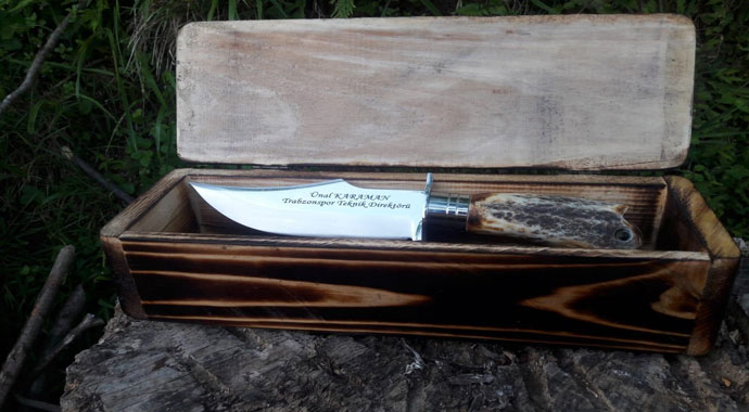 Ünal Karaman'a özel avcı bıçağı