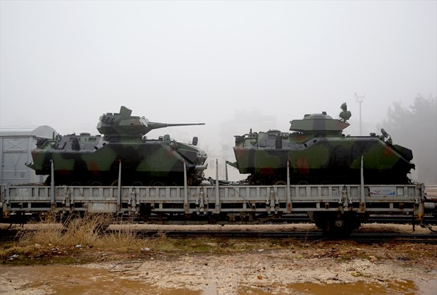 Sınıra askeri sevkiyat