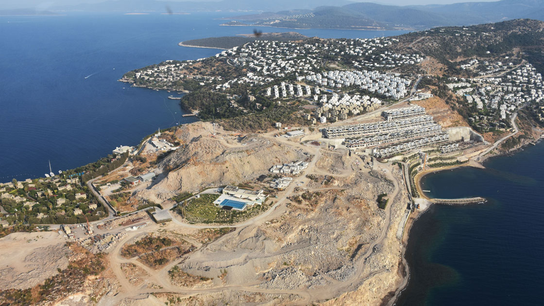 Bodrum'da rezidans ve villa inşaatındaki yıkımı bakanlık devraldı