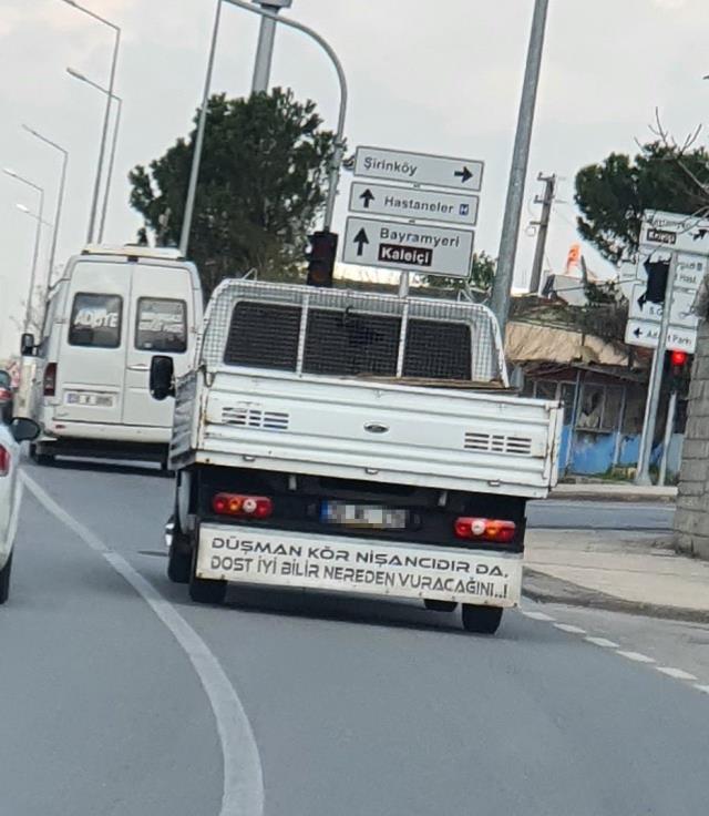 Kamyonun arkasında yazılan yazı herkesi ağlattı! Sürücüler kameralarına sarıldı