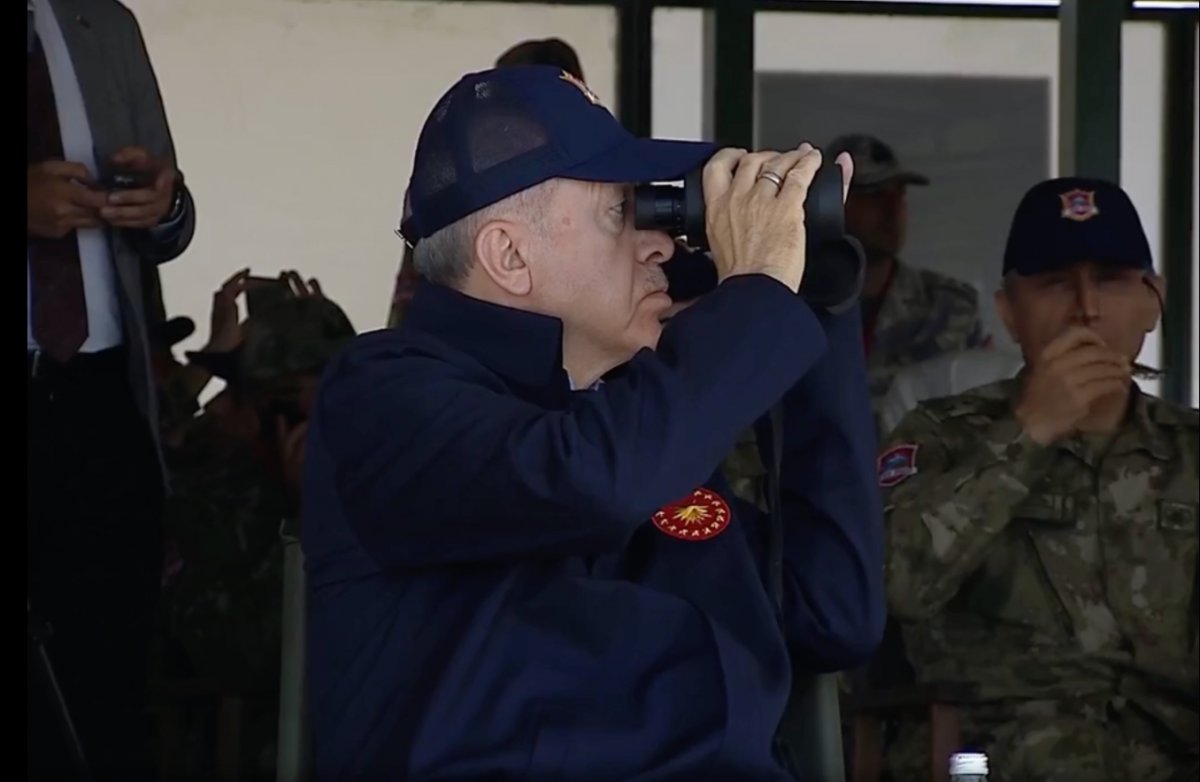 Mehmetçik hedefleri tam 12’den vurdu! Cumhurbaşkanı Erdoğan ve Bakan Akar alkışladı