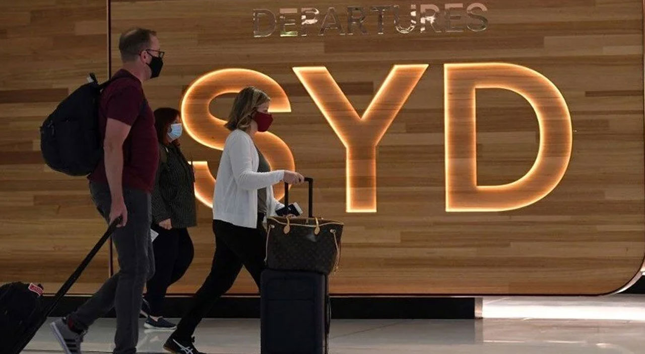 Avustralya’ya 20 ay sonra ilk uçak indi: Duygusal anlar yaşandı