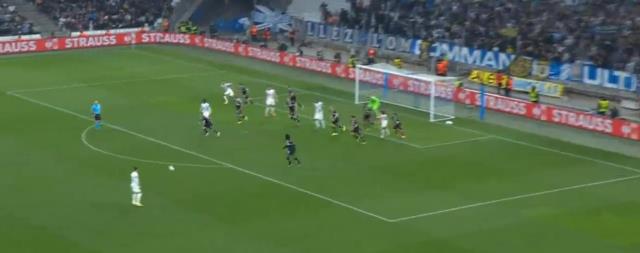 Cengiz attı Payet affetmedi! Avrupa Ligi’nde yılın golü atıldı