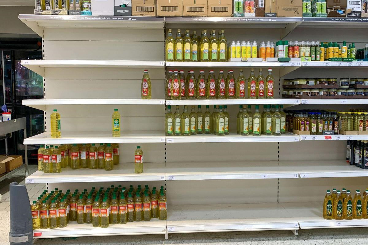 İngiltere’de ayçiçek yağı krizi büyüyor! Fiyatlar arttı satışlara sınırlama getirildi