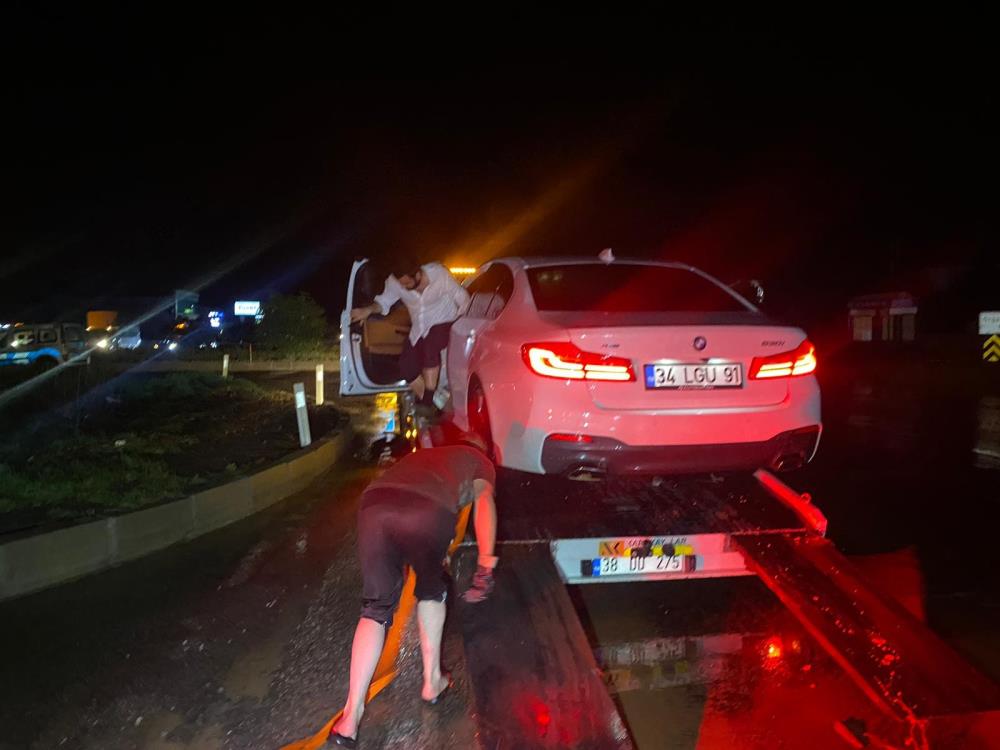 Nevşehir - Aksaray yolu aşırı yağış sebebiyle trafiğe kapandı