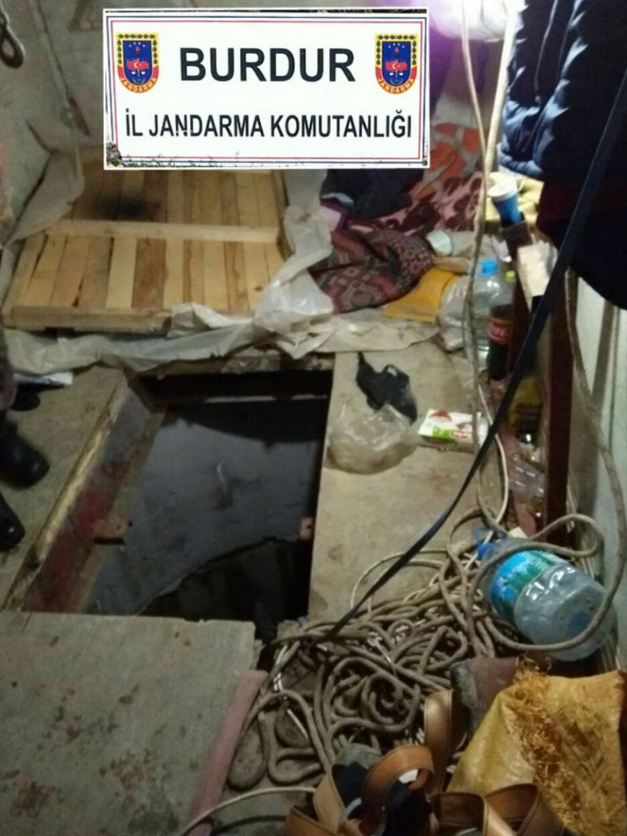 Jandarmadan kaçak kazıya suçüstü