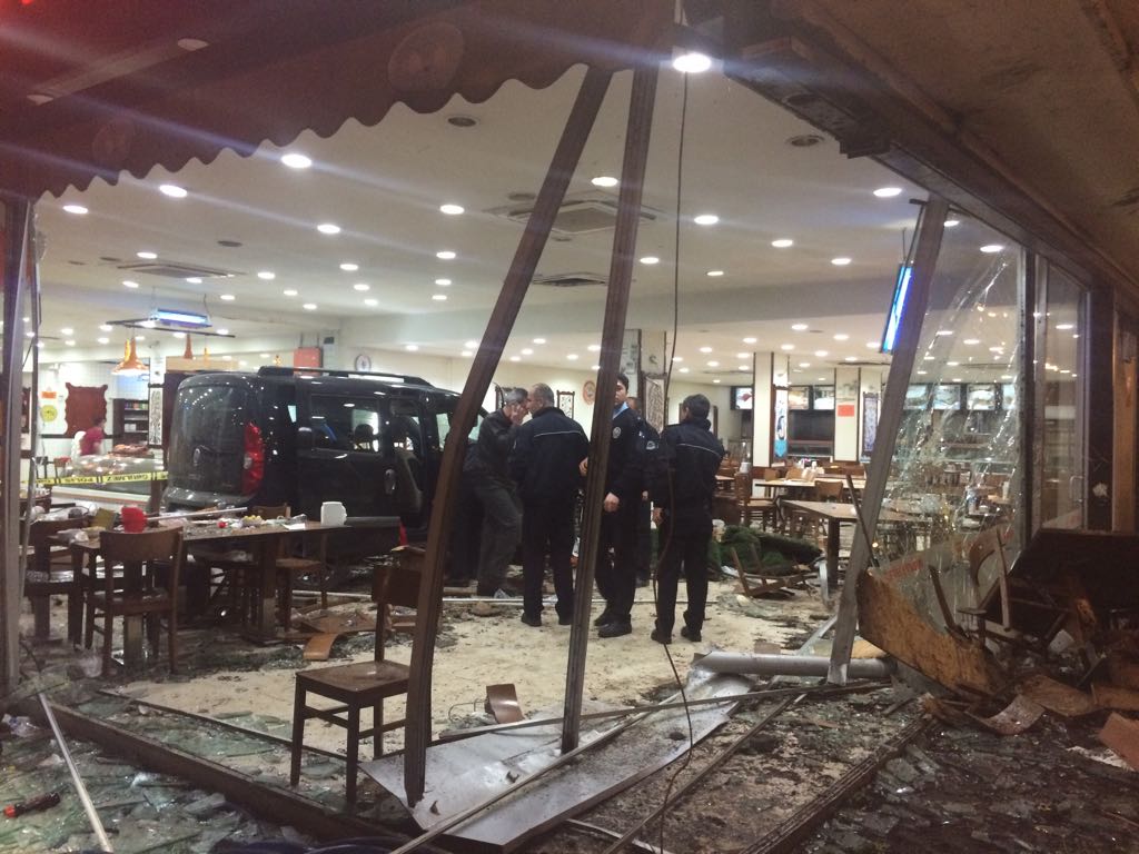 Ünlü restoranda dehşet! Çok sayıda yaralı var