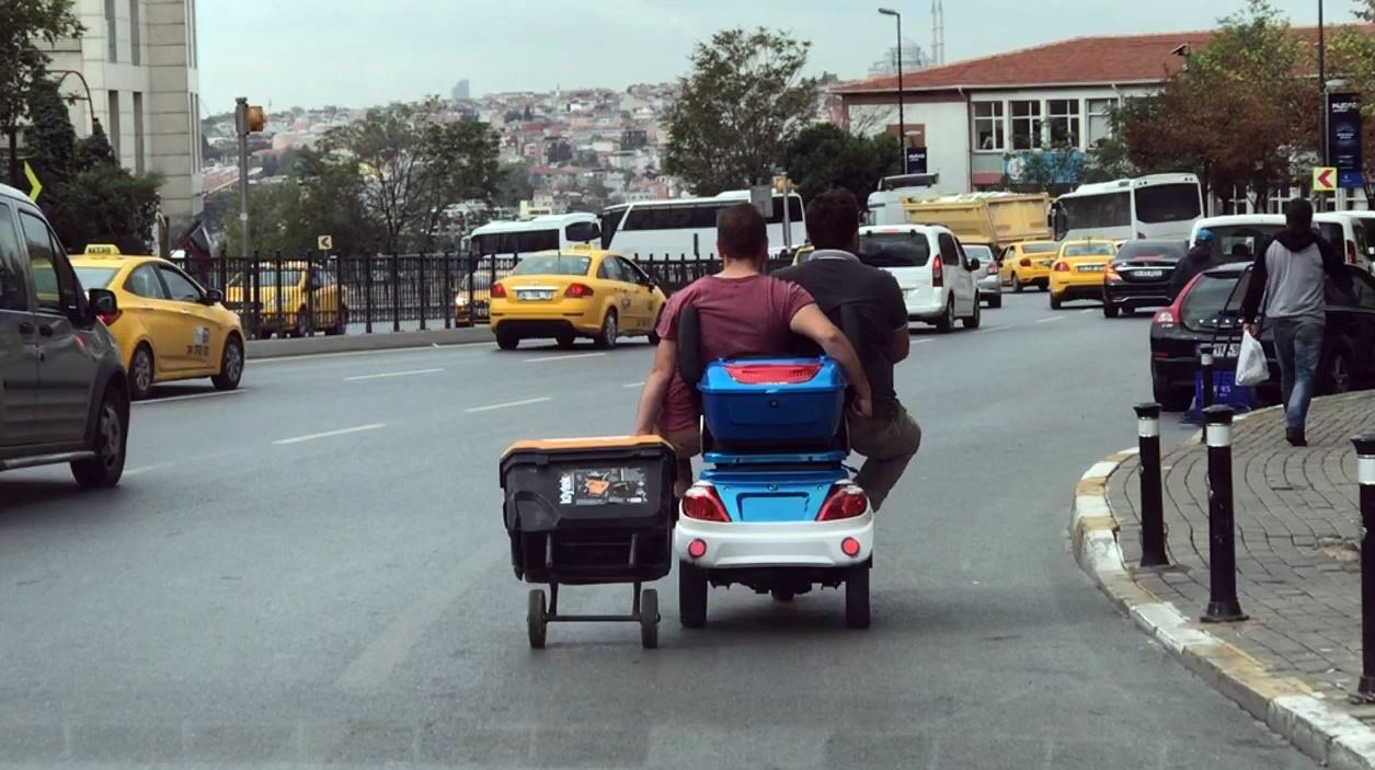 İstanbul’da tehlikeli yolculuklar kamerada