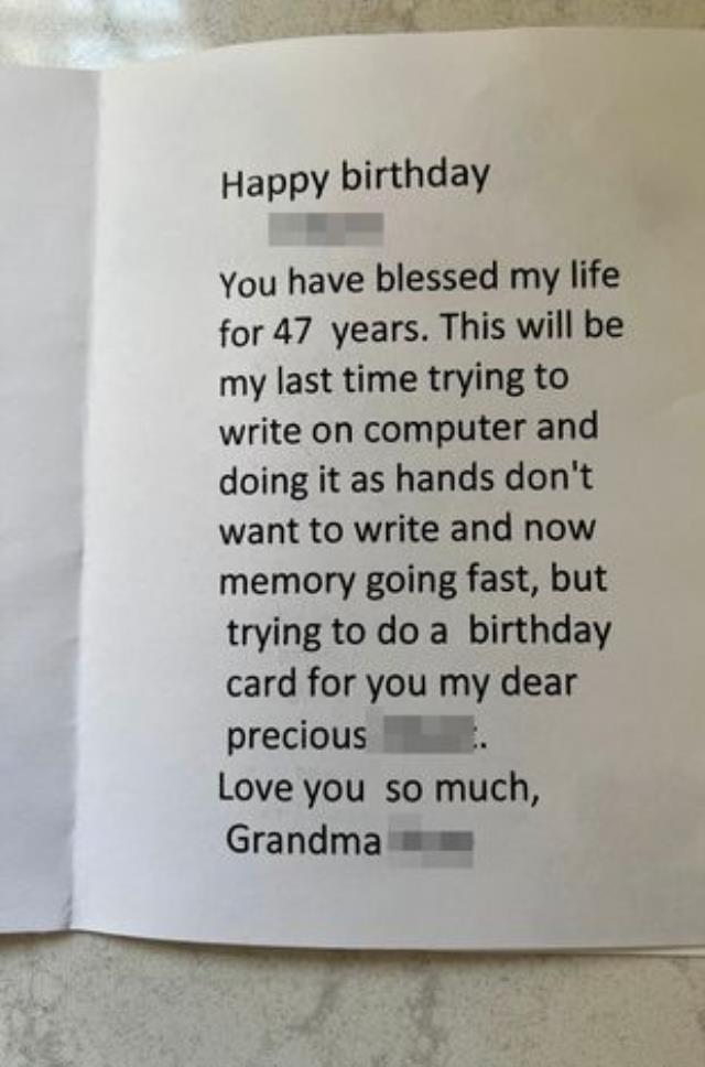 Hasta babaannesinin yazdığı son notu okudu! Gözyaşları içinde kaldı