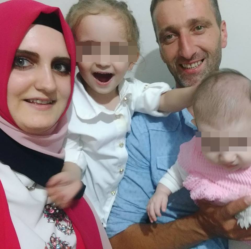 Çocuklarını oturma odasına kapatıp, eşini yatak odasında öldürdü