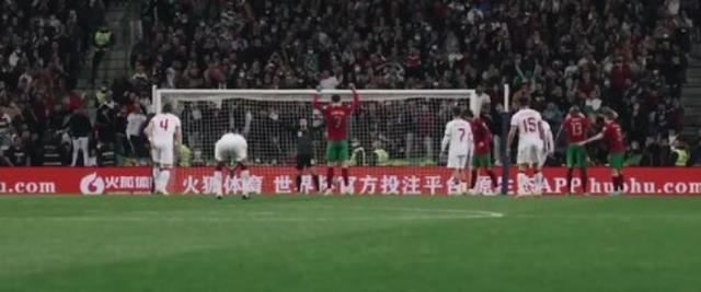 Ronaldo’dan olay hareket! Burak Yılmaz’ın dikkatini işte böyle dağıttı