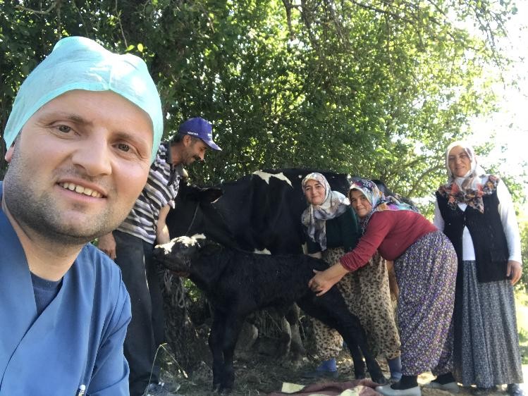 109 kilo ağırlığında doğan buzağı görenleri şaşırttı