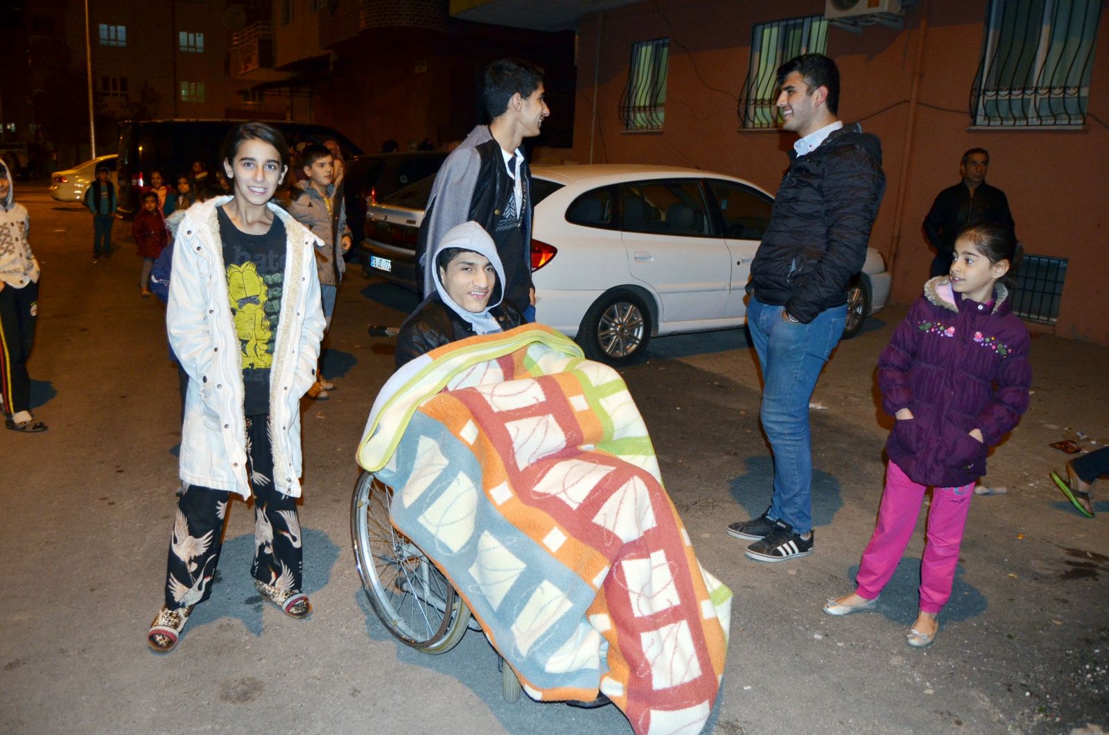 Türkiye’de de hissedildi: Vatandaşlar kendini sokağa attı