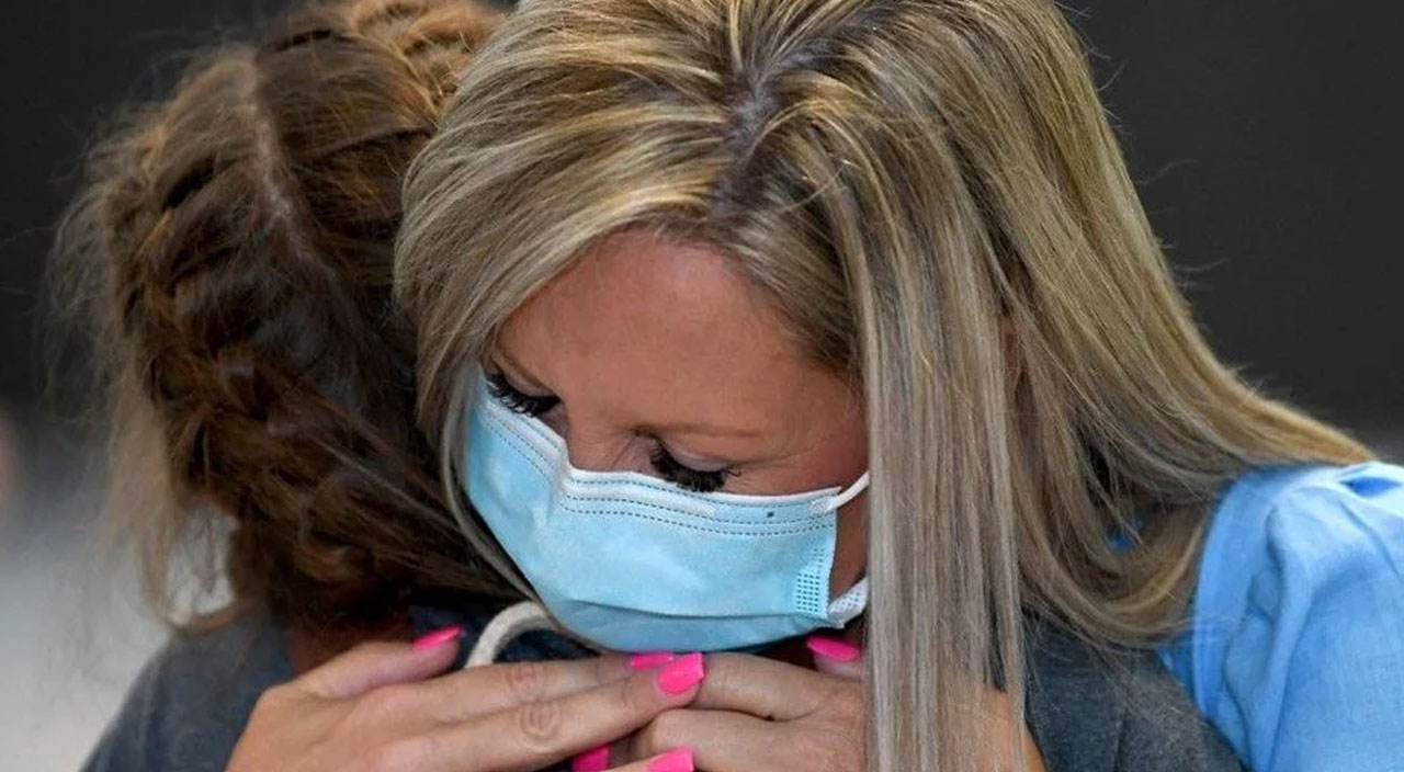 Avustralya’ya 20 ay sonra ilk uçak indi: Duygusal anlar yaşandı