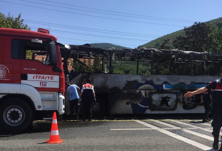Balıkesir'de yolcu otobüsünde yangın: 5 ölü