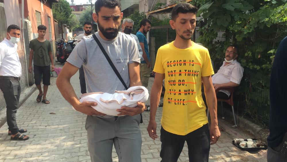 30 günlük bebek karyoladan düşerek öldü
