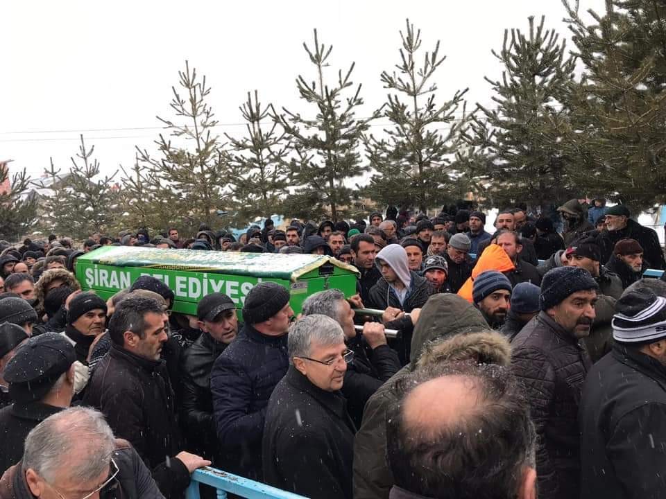 Elinde çocuğu için aldığı doğum günü pastasıyla hayatını kaybetmişti... Gözyaşları ile son yolculuğuna uğurlandı