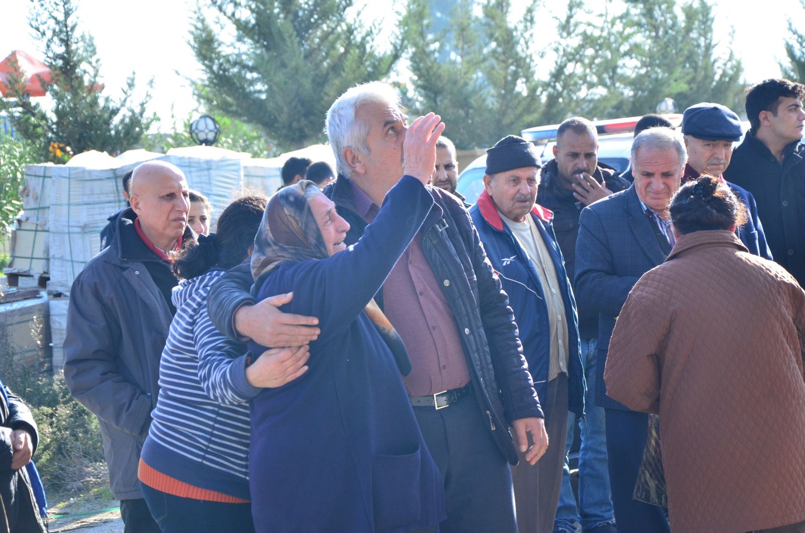 Dairelerine bakmak için inşaata gelen yaşlı adam asansör boşluğuna düşerek öldü