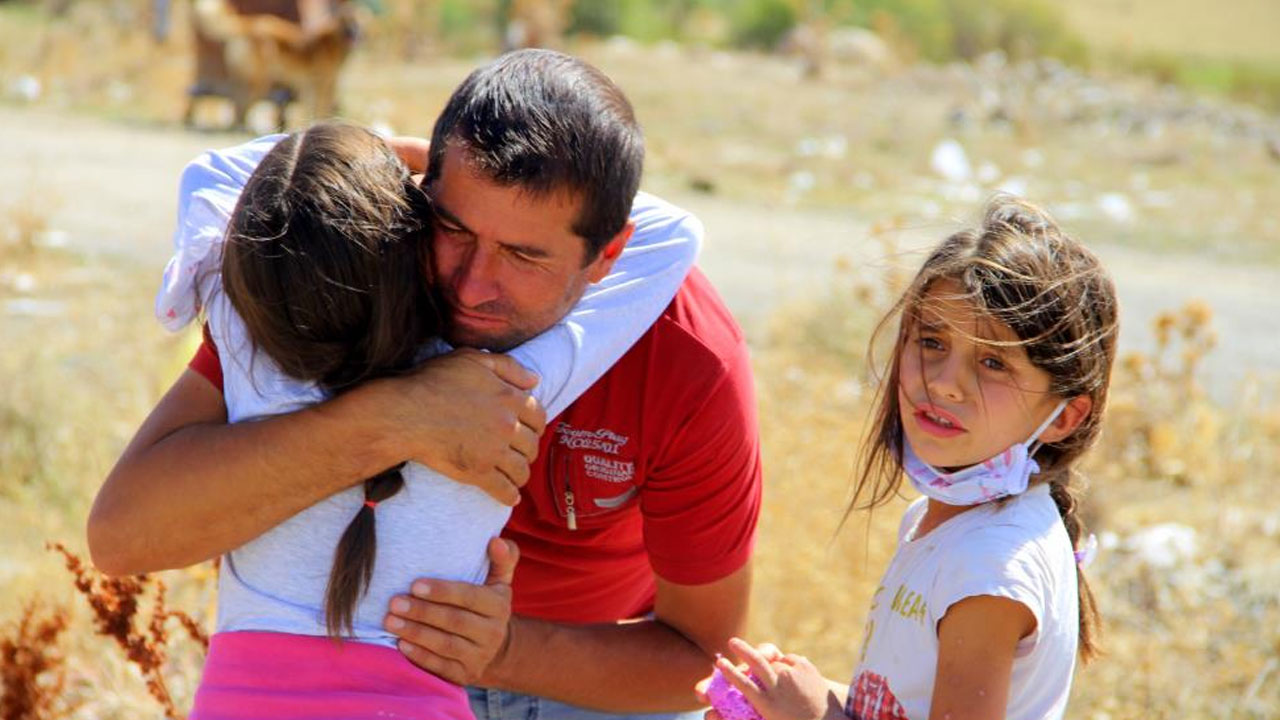 Kızlarının eğitimi için canını hiçe saydı