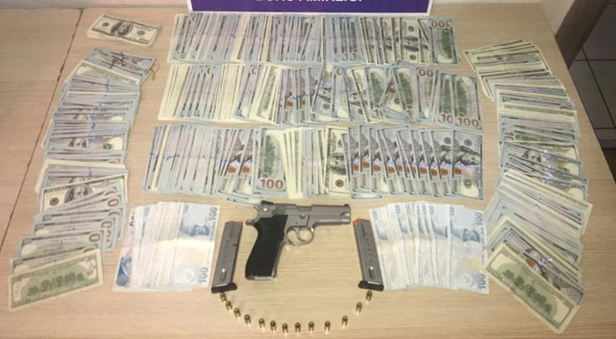 Bacadan girdiler 72 bin 500 doların olduğu kasayı patlattılar