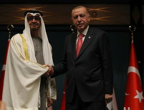 BAE'de Erdoğan hazırlığı! Dünyanın en yüksek binası Burj Khalifa'ya Türk Bayrağı yansıtıldı