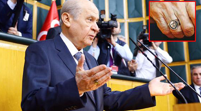 Bahçeli'nin yüzüğünde kendi resmi var