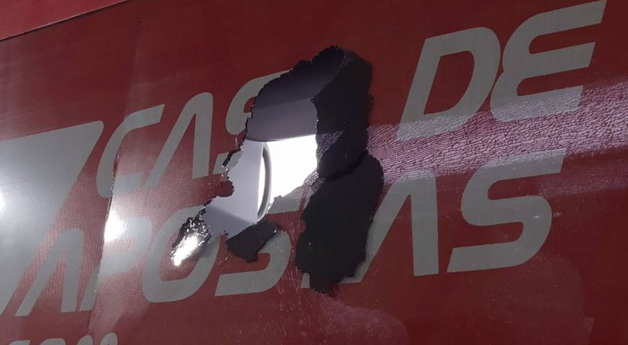 Bahia takım otobüsüne bombalı saldırı: 3 futbolcu yaralandı Bahia takım otobüsüne bombalı saldırı: 3 futbolcu yaralandı