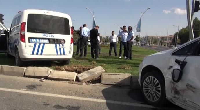 Bakan Tüfenkci konvoyunda kaza