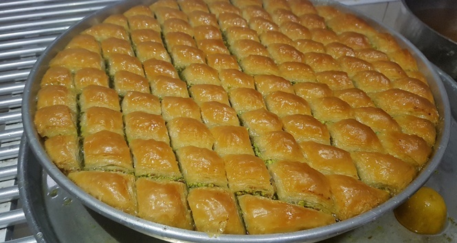 Kolay ev baklavası tarifi.. Basit çıtır baklava tarifi, baklava nasıl açılır? Kolay ev baklavası tarifi.. Basit çıtır baklava tarifi, baklava nasıl açılır?