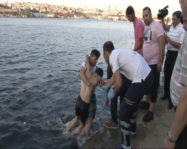 Balat'ta boğulmak üzereyken kurtarıldı, hastanede öldü