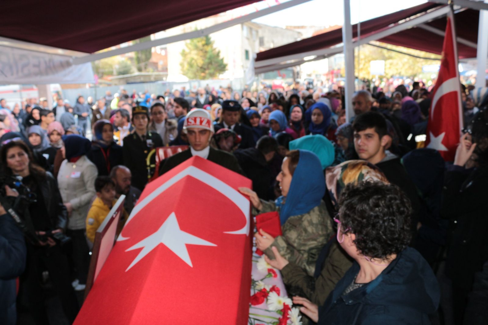 Balıkesir şehidini göz yaşlarıyla uğurladı