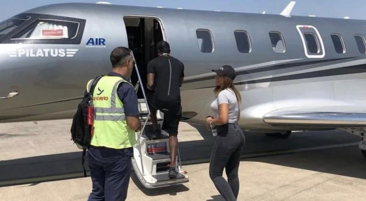 Adana Demirspor'un sorunlu yıldızı Mario Balotelli özel uçakla Adana'dan ayrıldı!