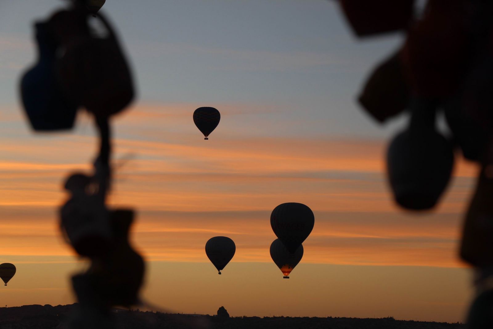 Kapadokya’da balonların gökyüzünde muhteşem dansı